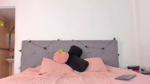 Snapshot of sexy_couple_xx1 chatting on 11, 2, 2026 sexy_couple_xx1 online show from 11, 2, 2026