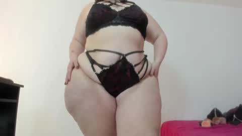 Snapshot of sexy_curvi chatting on 4, 12, 2024 karla instagram online show from 4, 12, 2024