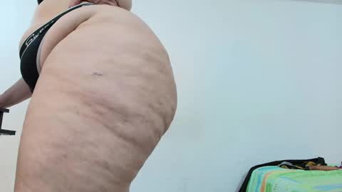 Snapshot of sexy_curvi chatting on 25, 2, 2025 karla instagram online show from 25, 2, 2025