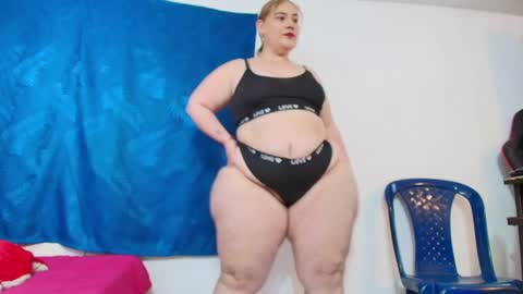 Snapshot of sexy_curvi chatting on 26, 6, 2026 karla instagram online show from 26, 6, 2026