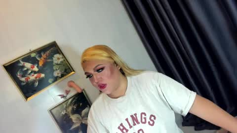 Snapshot of sexy_ellaine chatting on 4, 8, 2026 sexy_ellaine online show from 4, 8, 2026