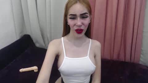 Snapshot of sexy_emily92 chatting on 28, 1, 2025 sexy_emily92 online show from 28, 1, 2025