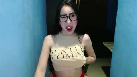 Snapshot of sexy_emily92 chatting on 28, 3, 2026 sexy_emily92 online show from 28, 3, 2026