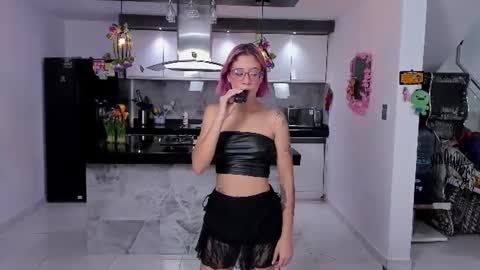 Snapshot of sexy_hot_friends_ chatting on 12, 7, 2026 WENDY MAX AND VICKY online show from 12, 7, 2026