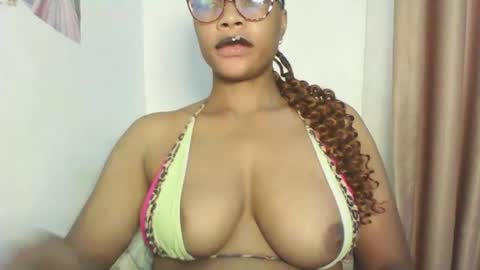 Sexy kitty881 online show from 12, 1, 2026