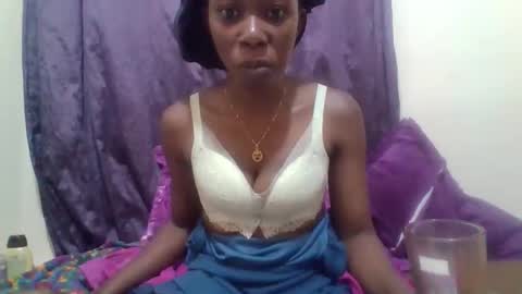 Snapshot of sexy_leila3 chatting on 11, 10, 2025 kayla online show from 11, 10, 2025