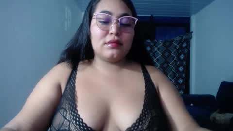 Snapshot of sexy_love_15 chatting on 25, 11, 2025 SIRENA LOVE online show from 25, 11, 2025