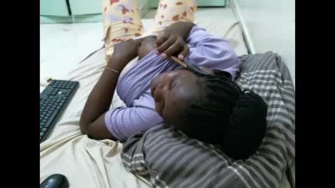 sexy_lunah online show from 9, 2, 2025