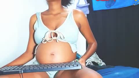 Snapshot of sexy_mamyy chatting on 16, 7, 2026 MIA online show from 16, 7, 2026