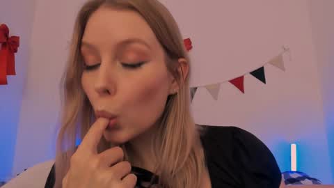 Ellie Mia online show from 24, 1, 2025