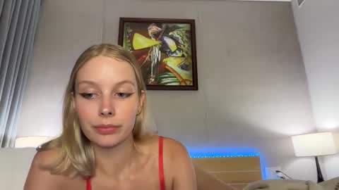 Snapshot of sexy_misses19 chatting on 16, 2, 2026 Ellie Mia online show from 16, 2, 2026