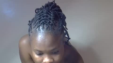 Snapshot of sexy_molyne chatting on 11, 5, 2026 Molyne online show from 11, 5, 2026