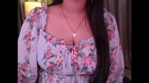 Snapshot of sexy_myra18 chatting on 28, 11, 2025 myra online show from 28, 11, 2025