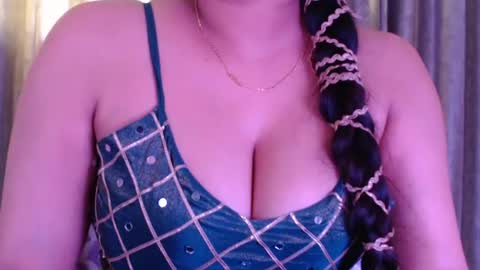 Snapshot of sexy_myra18 chatting on 13, 5, 2026 myra online show from 13, 5, 2026