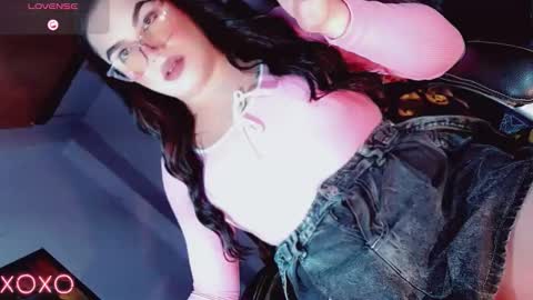 Snapshot of sexy_mysterious_dirty_girl chatting on 9, 5, 2026 queen online show from 9, 5, 2026