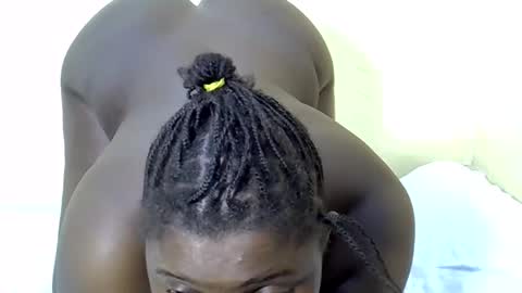 Snapshot of sexy_naila2 chatting on 15, 3, 2026 sexy_naila2 online show from 15, 3, 2026