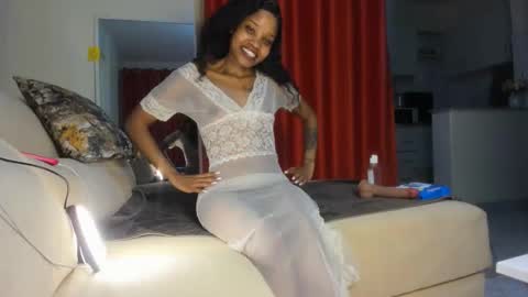 Snapshot of sexy_red99 chatting on 8, 6, 2026 red online show from 8, 6, 2026