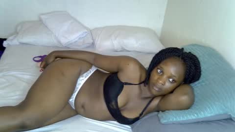 Snapshot of sexy_shay209 chatting on 26, 10, 2025 shay online show from 26, 10, 2025