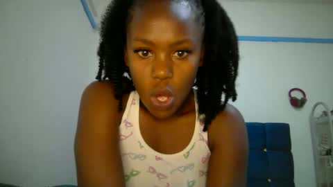 Snapshot of sexy_skyllah chatting on 27, 3, 2026 sexy_skyllah online show from 27, 3, 2026