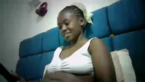 Snapshot of sexy_skyllah chatting on 28, 6, 2026 sexy_skyllah online show from 28, 6, 2026