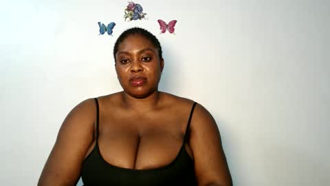 Snapshot of sexy_wetpussyy chatting on 28, 11, 2025 Luna online show from 28, 11, 2025