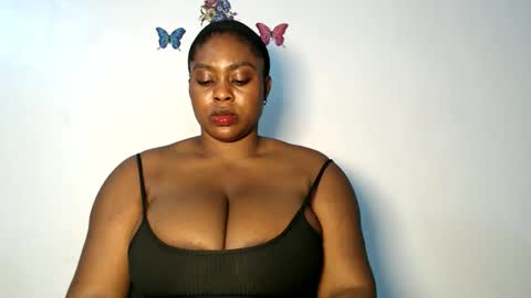 Snapshot of sexy_wetpussyy chatting on 14, 12, 2025 Luna online show from 14, 12, 2025