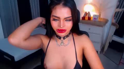 Snapshot of sexyadrianaqueents chatting on 4, 2, 2025 YOUR MISTRESS GODDESSS ADRIANA online show from 4, 2, 2025