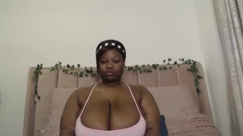 Snapshot of sexyangiexx chatting on 18, 9, 2025 Angie online show from 18, 9, 2025