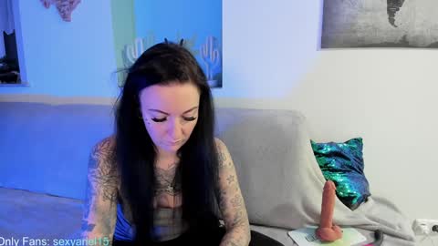 Snapshot of sexyariel15 chatting on 17, 12, 2024 SexyAriel15 online show from 17, 12, 2024