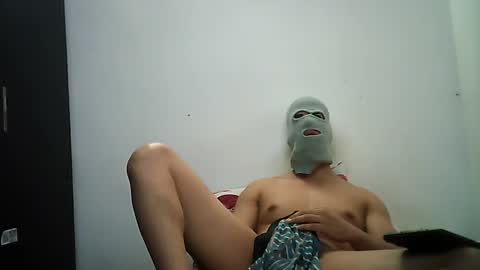 Snapshot of sexyatrevidoo chatting on 19, 12, 2024 SesyMen online show from 19, 12, 2024