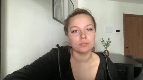 Snapshot of sexyayo666 chatting on 2, 3, 2026 ALAYA online show from 2, 3, 2026