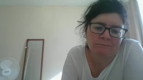 Snapshot of sexybabe41 chatting on 18, 9, 2025 sexymilfy online show from 18, 9, 2025