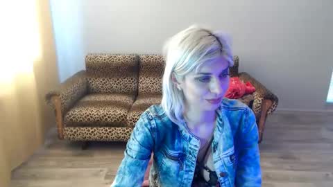 Snapshot of sexybeatriice chatting on 21, 2, 2025 sexybeatriice online show from 21, 2, 2025