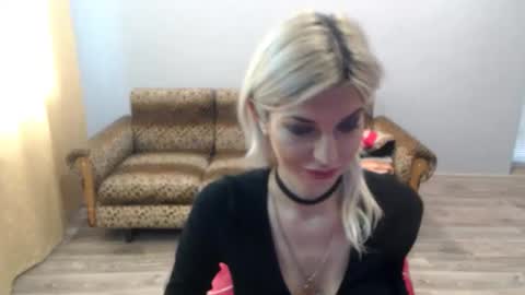 Snapshot of sexybeatriice chatting on 23, 11, 2025 sexybeatriice online show from 23, 11, 2025