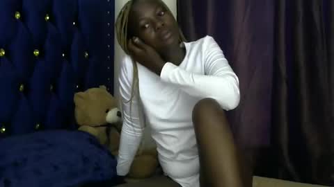 Snapshot of sexybilha483 chatting on 23, 11, 2025 Sexybilha483 online show from 23, 11, 2025