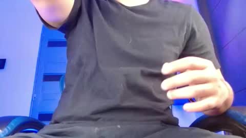 Snapshot of sexyboy_bigclit chatting on 27, 4, 2026 Iker online show from 27, 4, 2026