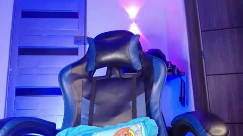 Snapshot of sexyboy_bigclit chatting on 19, 5, 2026 Iker online show from 19, 5, 2026
