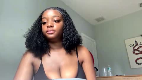 Sexybrowngirl online show from 18, 12, 2025