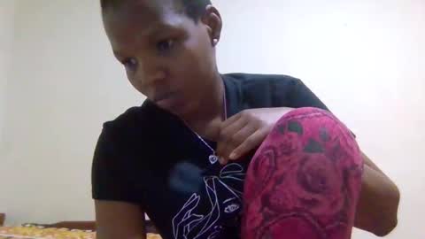 Snapshot of sexybrown14 chatting on 14, 9, 2025 Essy online show from 14, 9, 2025