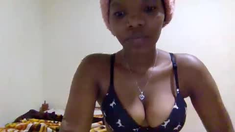Snapshot of sexybrown14 chatting on 18, 9, 2025 Essy online show from 18, 9, 2025