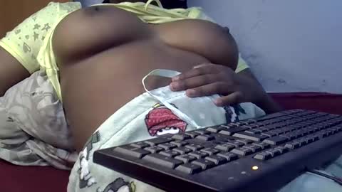 Snapshot of sexycarina254 chatting on 29, 11, 2025 sexycarina254 online show from 29, 11, 2025