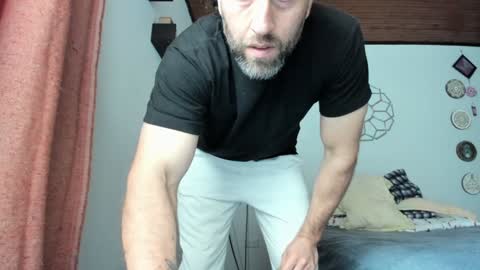 Antonioylola online show from 5, 1, 2025