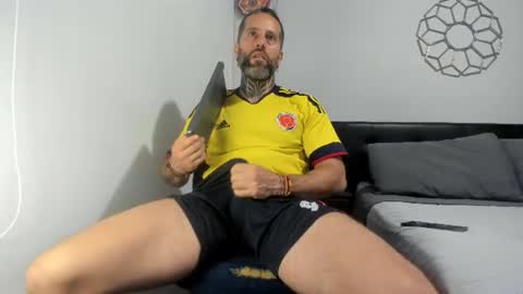 Snapshot of sexycolombian2022 chatting on 7, 7, 2026 Antonioylola online show from 7, 7, 2026