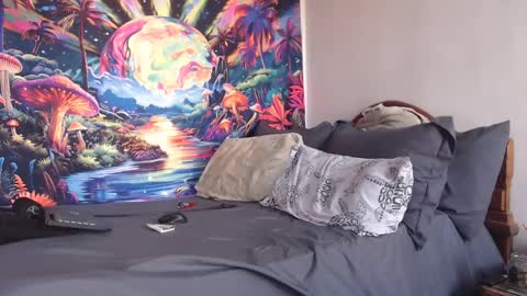 Snapshot of sexydarkhunter2 chatting on 10, 9, 2025 Mike online show from 10, 9, 2025