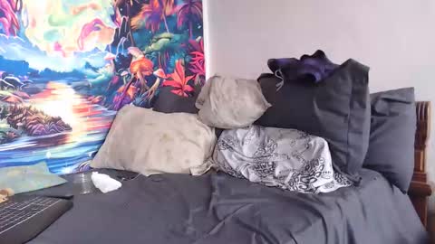 Snapshot of sexydarkhunter2 chatting on 19, 9, 2025 Mike online show from 19, 9, 2025