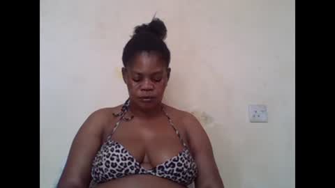 Snapshot of sexydove2 chatting on 27, 1, 2025 EMILY online show from 27, 1, 2025