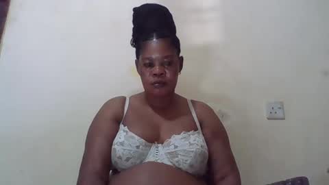 Snapshot of sexydove2 chatting on 10, 2, 2025 EMILY online show from 10, 2, 2025