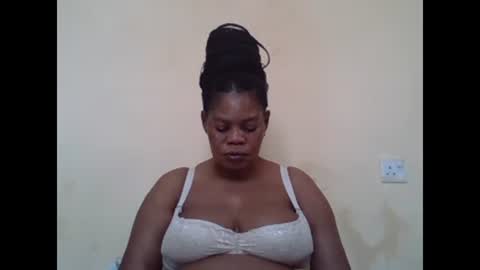 Snapshot of sexydove2 chatting on 17, 2, 2025 EMILY online show from 17, 2, 2025