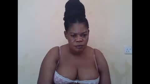 Snapshot of sexydove2 chatting on 18, 2, 2025 EMILY online show from 18, 2, 2025