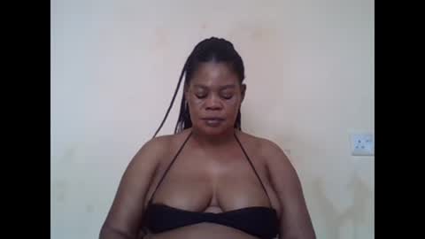 Snapshot of sexydove2 chatting on 19, 2, 2025 EMILY online show from 19, 2, 2025